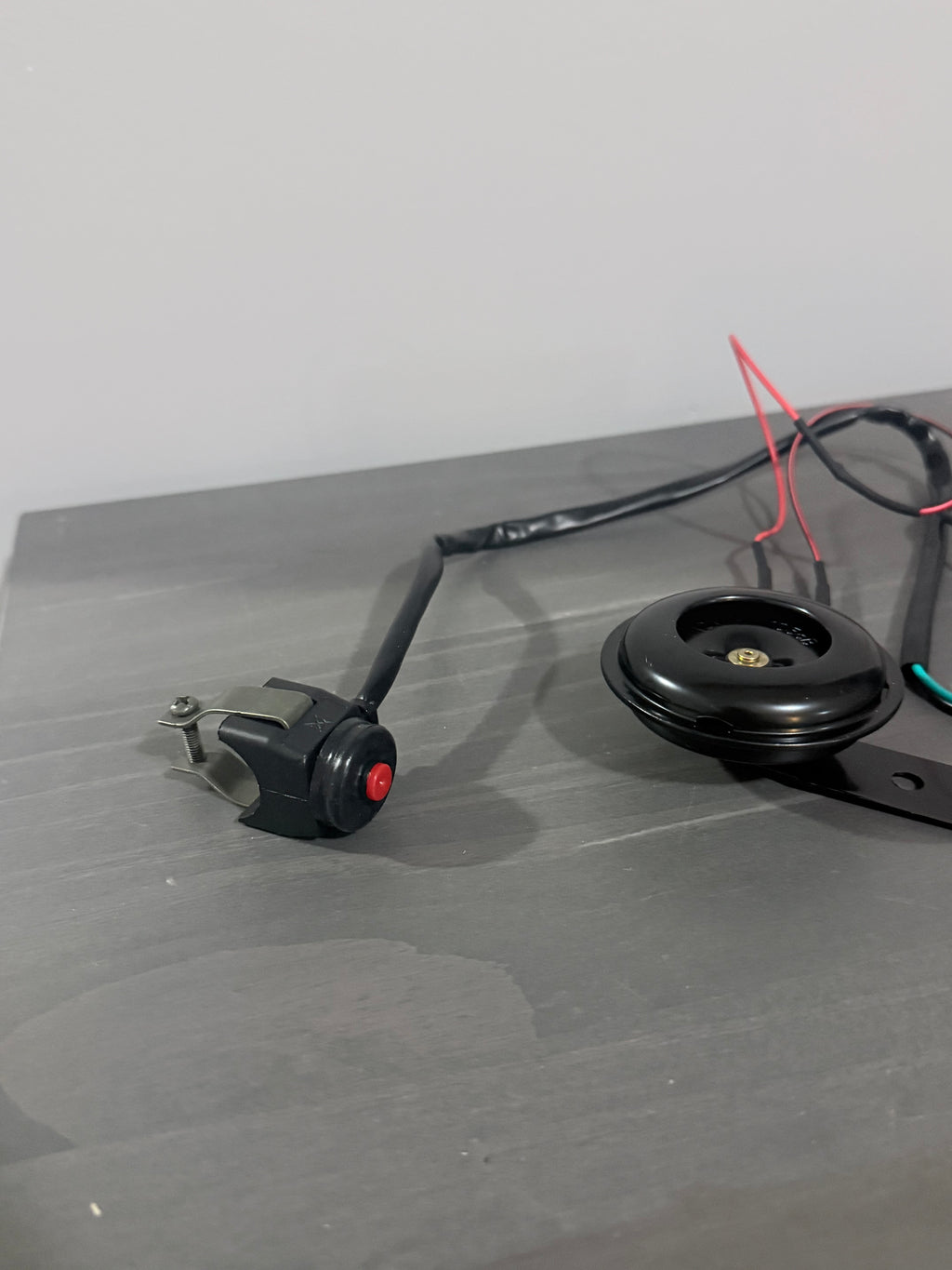 105dB Battery Powered Horn