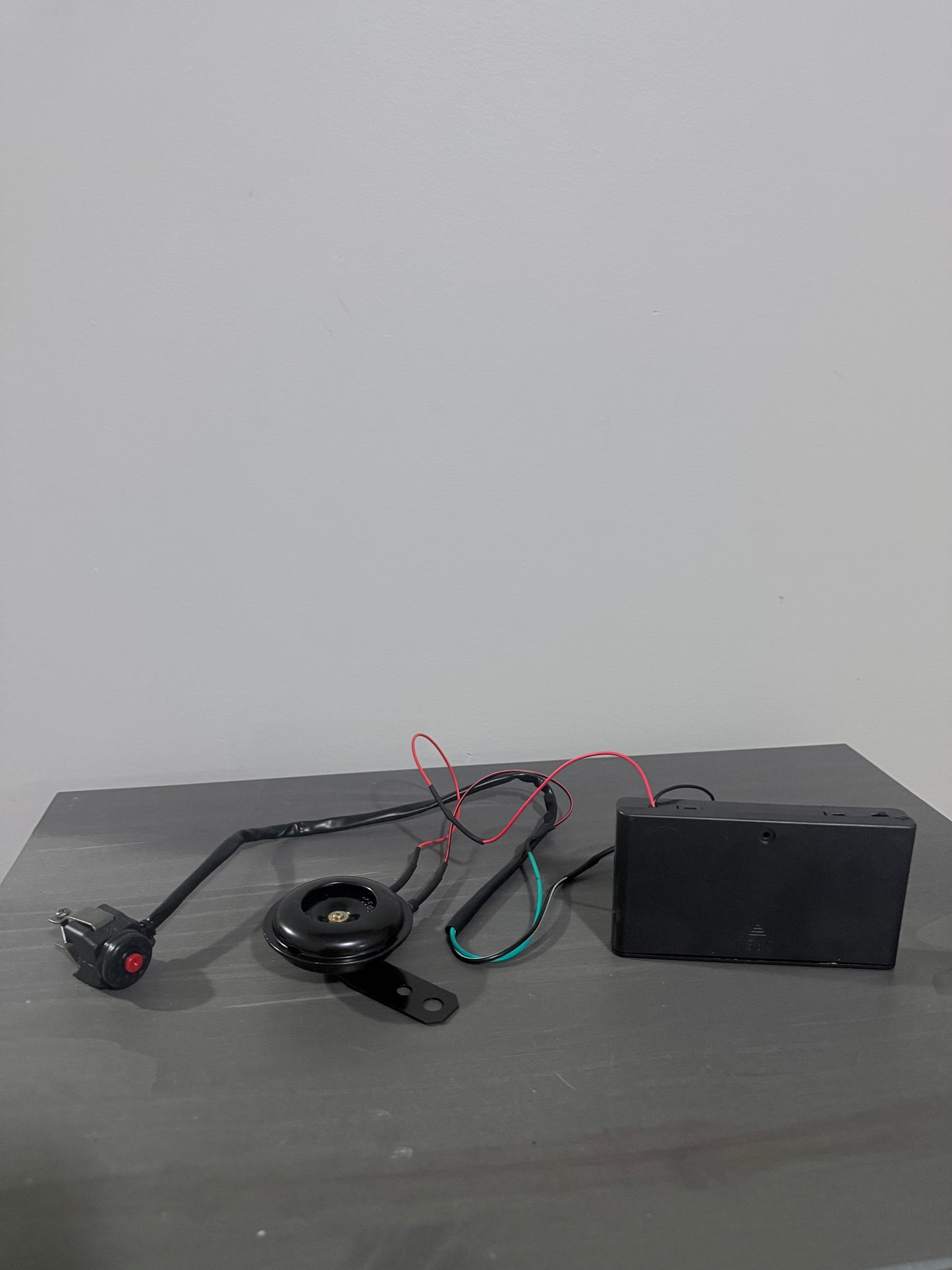 105dB Battery Powered Horn