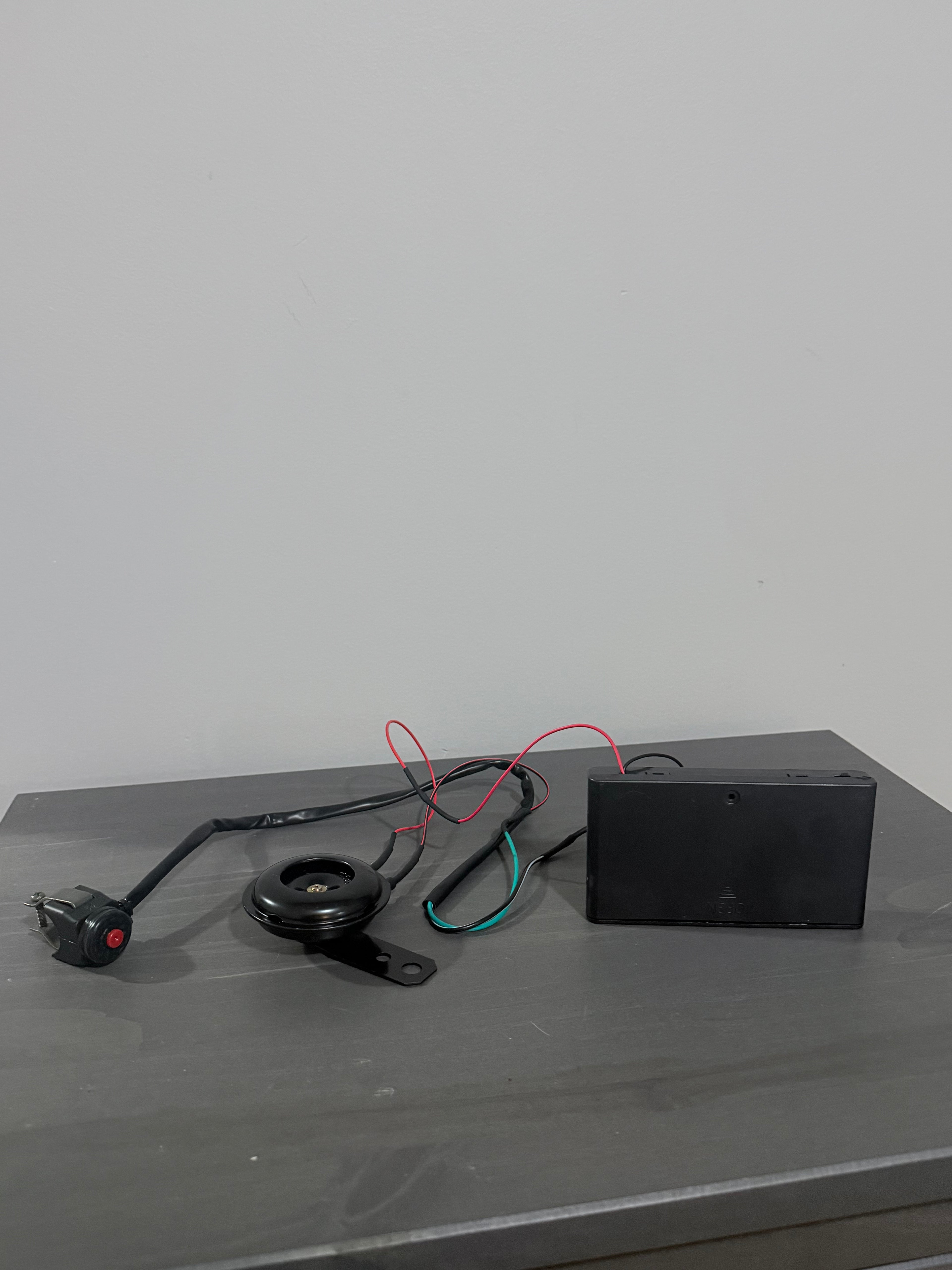 105dB Battery Powered Horn